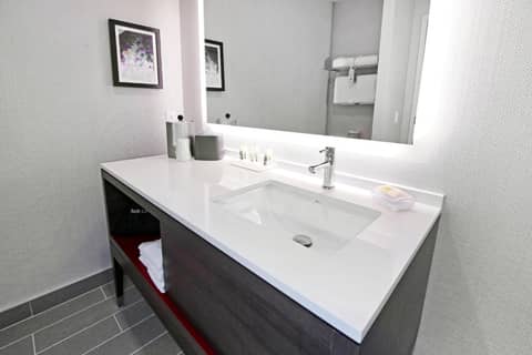 Holiday Inn Hotel & Suites - Calgary Airport North by IHG — photo 2