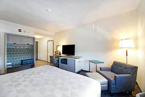 Holiday Inn Hotel & Suites - Calgary Airport North by IHG — photo 3