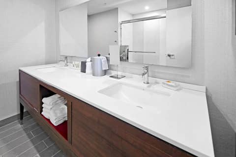 Holiday Inn Hotel & Suites - Calgary Airport North by IHG — photo 5