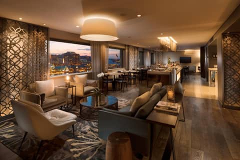 PARKROYAL Darling Harbour Sydney — lounge