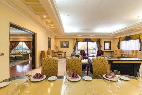 Royal Mirage Deluxe — dining