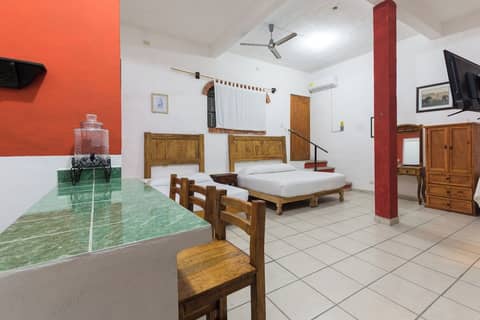 Traditional Sierra Leon Oceanfront Rooms — photo 7