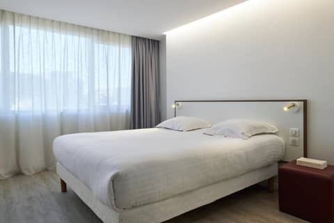 Hotel Restaurant Isidore by Soniho — hotel room