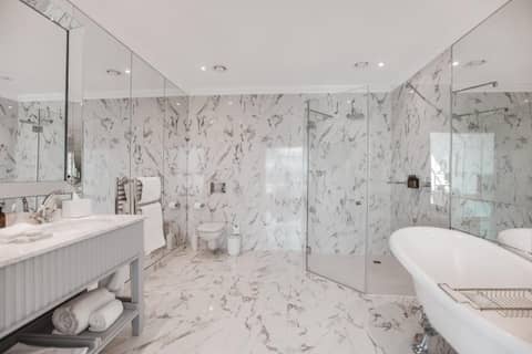The Marly Boutique Hotel & Spa — bathroom