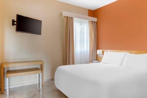 Royal Oasis Club at Pueblo Quinta — hotel room