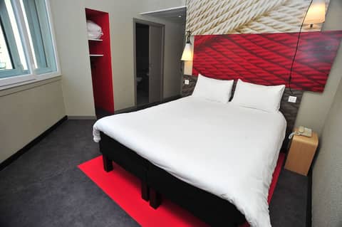 Ibis Lyon Centre — hotel room