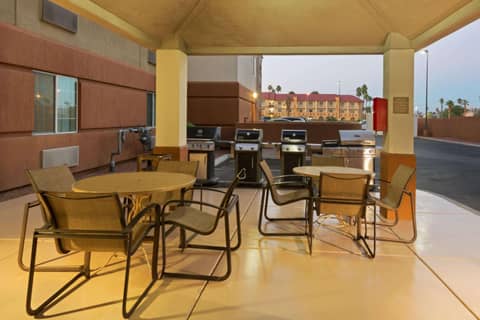 Sonesta Simply Suites Las Vegas Convention Center — photo 2