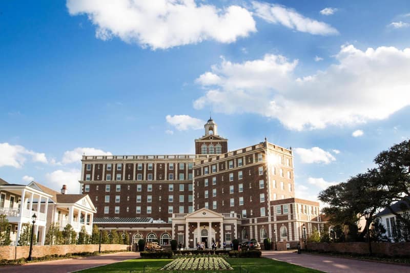 The Historic Cavalier Hotel and Beach Club Autograph Collection — building