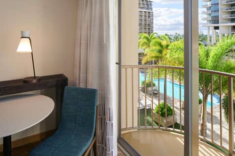 Embassy Suites by Hilton Waikiki Beach Walk — photo 7