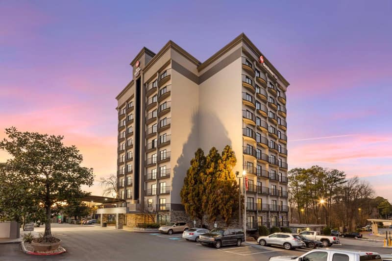 Best Western Plus Atlanta Airport East — building
