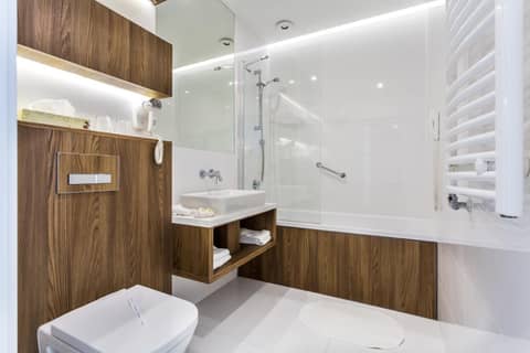 Hotel Elektor Premium — bathroom