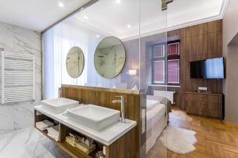Hotel Elektor Premium — bathroom