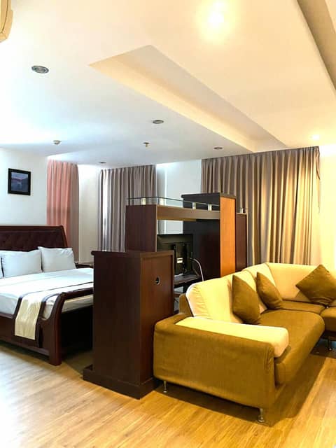 Nhat Linh Hotel & Suites Da Nang — hotel room
