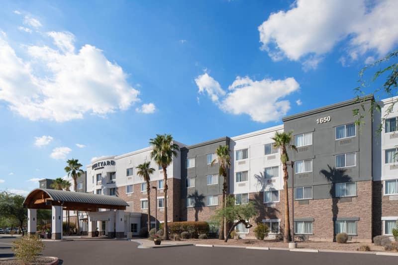 Courtyard by Marriott Phoenix West/Avondale — building