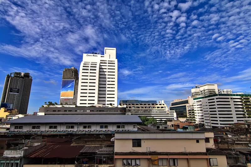 Bossotel Bangkok — building