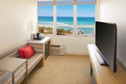 Queen Kapiolani Hotel — hotel room