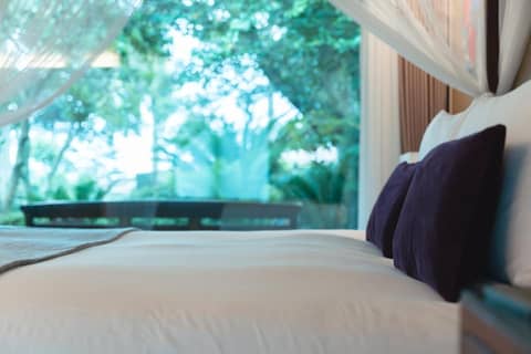 The Seaes Hotel & Resort — bedroom