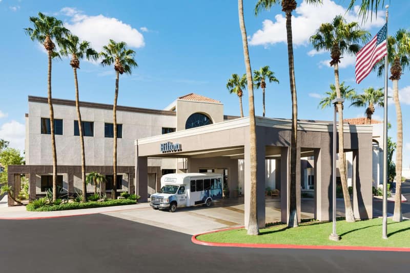 Hilton Phoenix Airport — building
