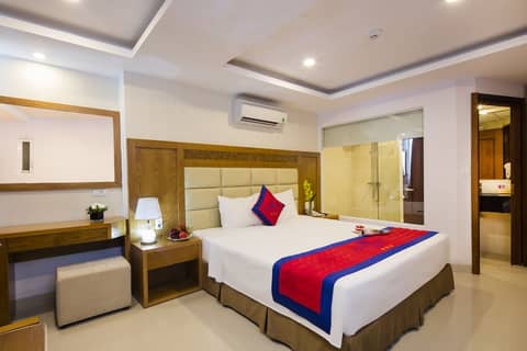 Sun City Hotel — hotel room