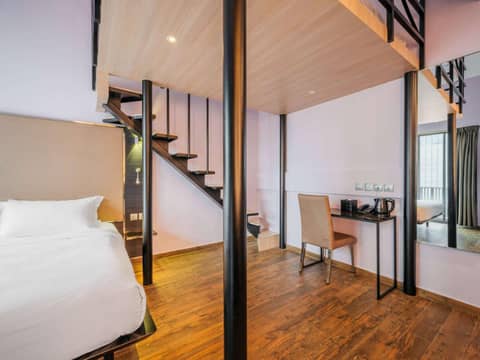 Mercure Singapore Tyrwhitt — hotel room