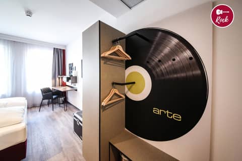 arte Hotel Wien Stadthalle — hotel room
