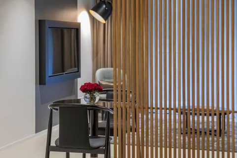 SKYE Suites Sydney — photo 5