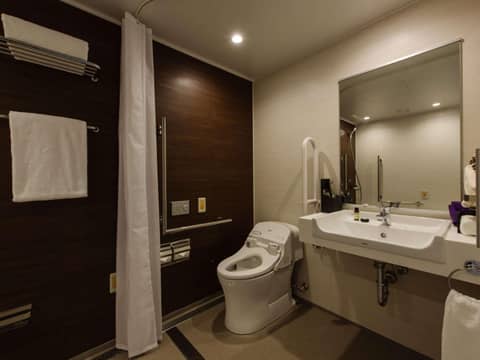 Pullman Tokyo Tamachi — bathroom