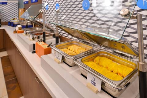 Holiday Inn Express Atlanta Airport-College Park by IHG — photo 3