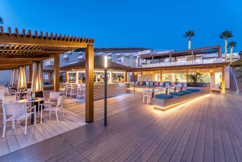 Ohasis Boutique Suites — dining