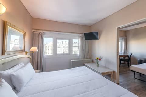 Exe Hotel Colón — hotel room