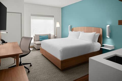 Element by Marriott Charlotte Uptown — hotel room