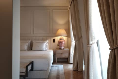 GA Palace Hotel — hotel room