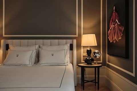 GA Palace Hotel — hotel room