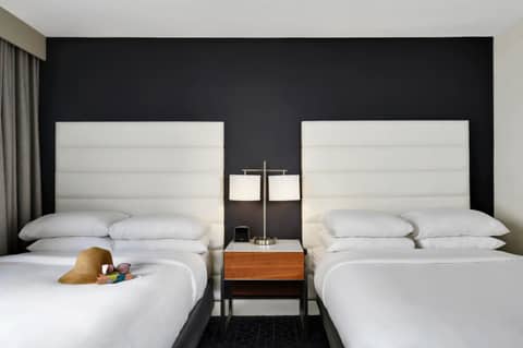 Hotel Tampa Riverwalk — hotel room