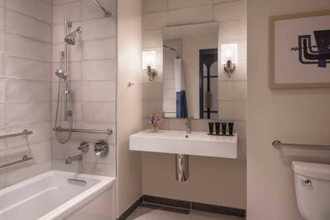 Hyatt Centric Downtown Nashville — bathroom