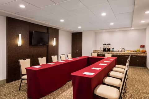 Hampton Inn & Suites San Juan — photo 7
