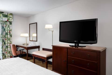 Hampton Inn & Suites San Juan — photo 8
