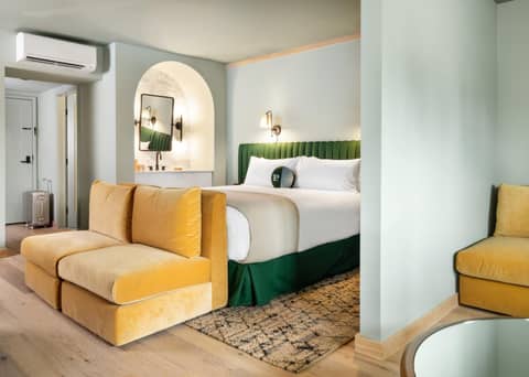 Palihotel Hollywood near Universal Studios — hotel room
