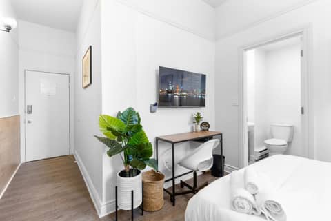 Le Sand & Stone Hotel — hotel room