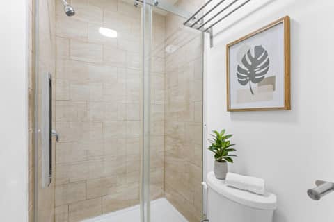 Le Sand & Stone Hotel — bathroom