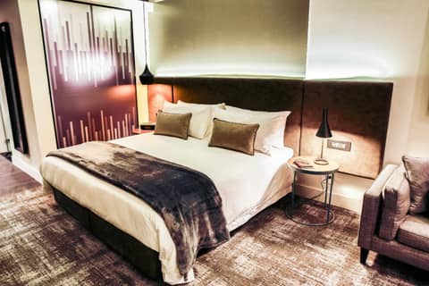 The Capital Mirage — hotel room