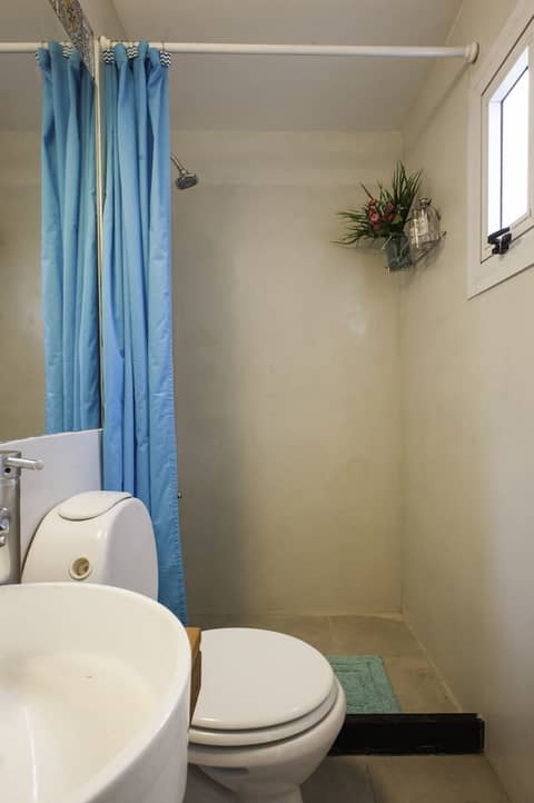 Soho Point Central — bathroom
