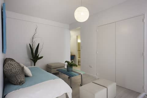 Soho Point Central — hotel room