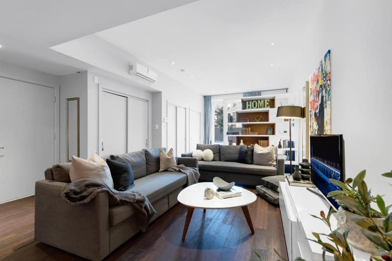 LiV MTL Soho Spacious Rooftop Suites for Groups Near Downtown Montreal — photo 1