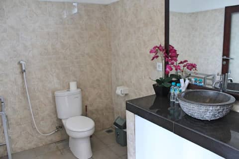 Surf Lodge Canggu — bathroom