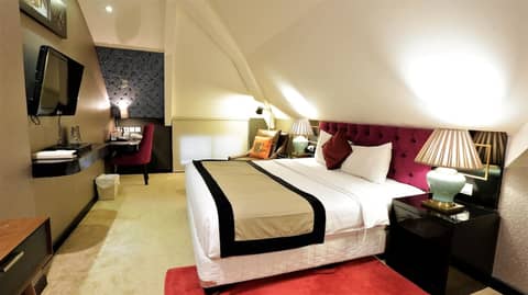 Little Amaroossa Residence Jakarta — hotel room