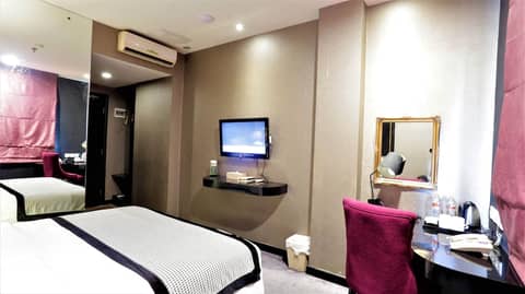 Little Amaroossa Residence Jakarta — hotel room