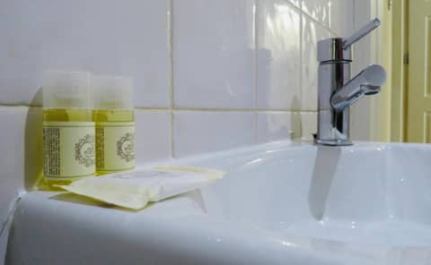 Porto Republica Ribeira — bathroom