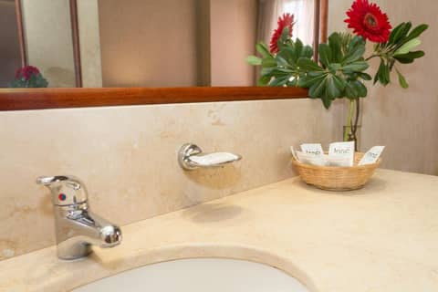 O2 Hotel Buenos Aires — bathroom