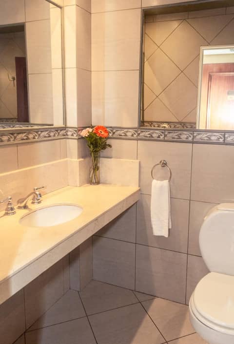 O2 Hotel Buenos Aires — bathroom